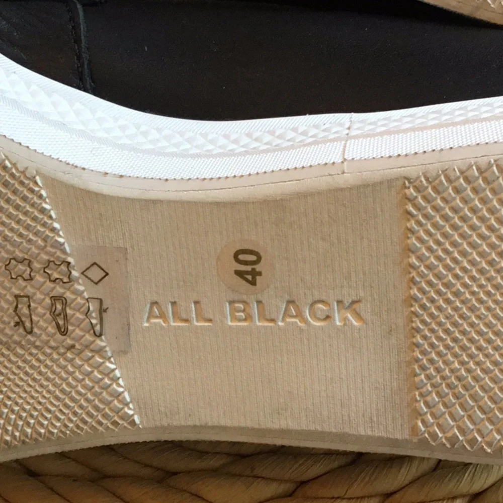NWOT All Black Shearing Top Loafers - Picture 6 of 6